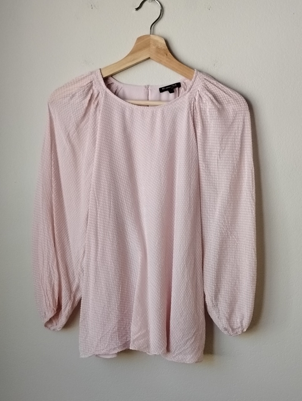 Massimo Dutti Size 8 Viscose and Silk Pale Pink Long-Sleeve Textured Blouse